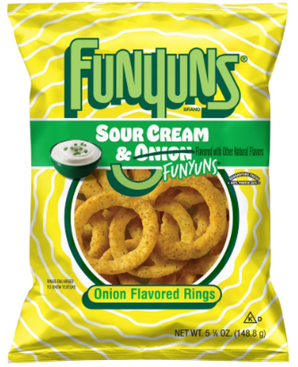 Funyuns Onion Rings with Sour Cream Flavor and Funyuns, 5.25 oz Bag